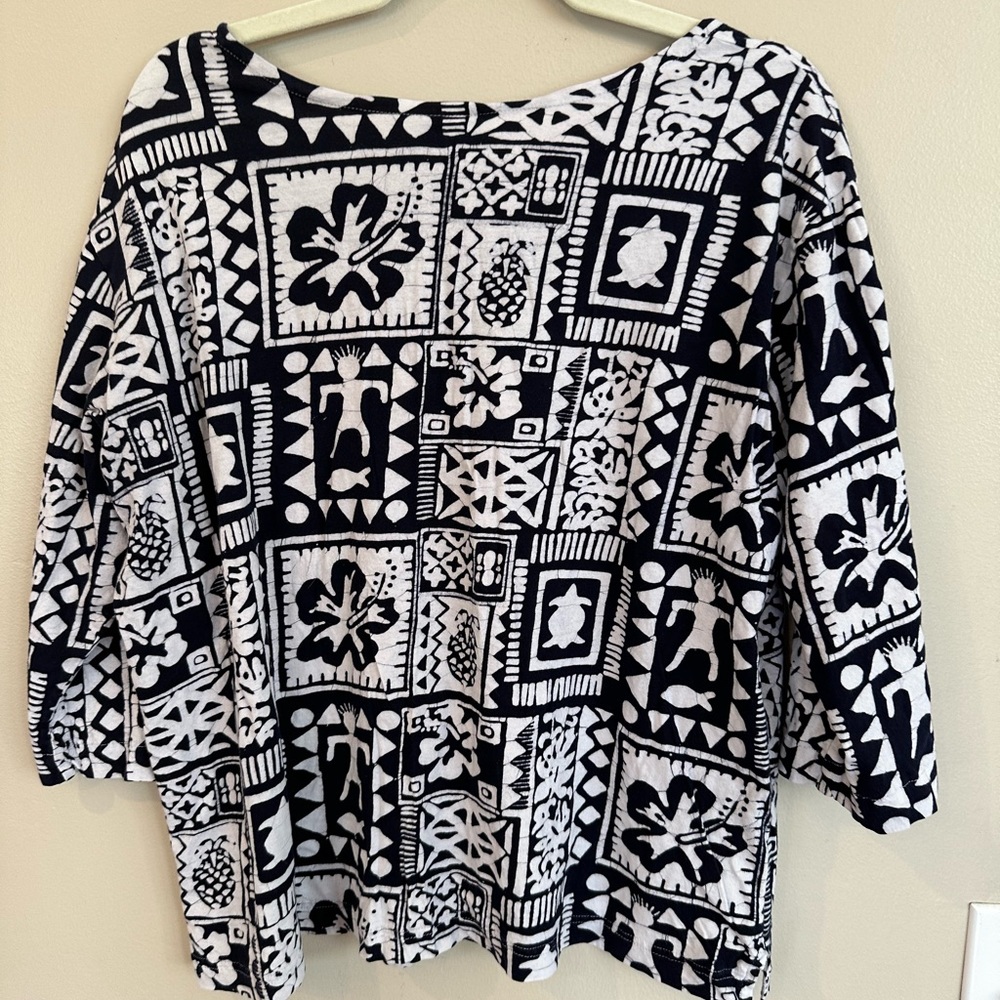 Black and White Patterned Women's Top